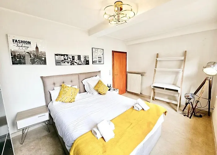 Easy Living 1br Near Station *